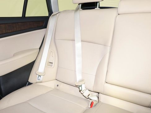 Used 2016 Subaru Outback 2.5i Limited AWD/4WD image 12