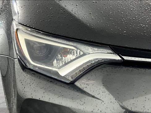 Used 2017 Toyota RAV4 XLE w/ Plus Special Value Package FWD image 27