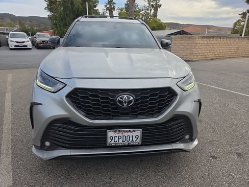 Used 2021 Toyota Highlander XSE FWD image 8