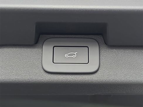 New 2026 Land Rover Discovery Limited Edition image 14