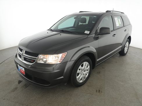 Used 2020 Dodge Journey SE image 3