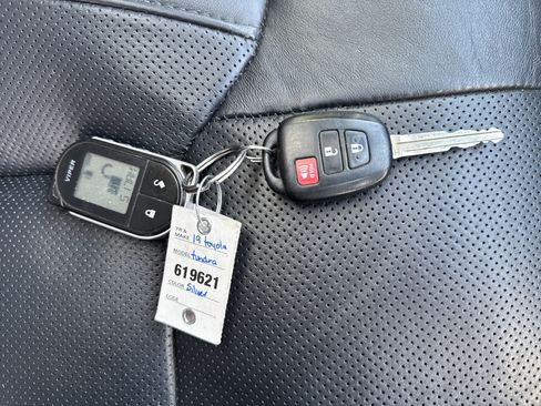 Used 2019 Toyota Tundra Platinum image 22