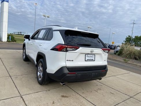 Used 2025 Toyota RAV4 XLE image 9