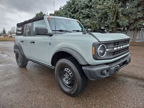 Used 2022 Ford Bronco Black Diamond image 1