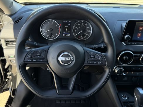 Used 2025 Nissan Sentra S image 14