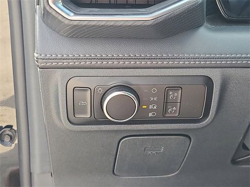 Used 2025 Ford Mustang Premium image 19