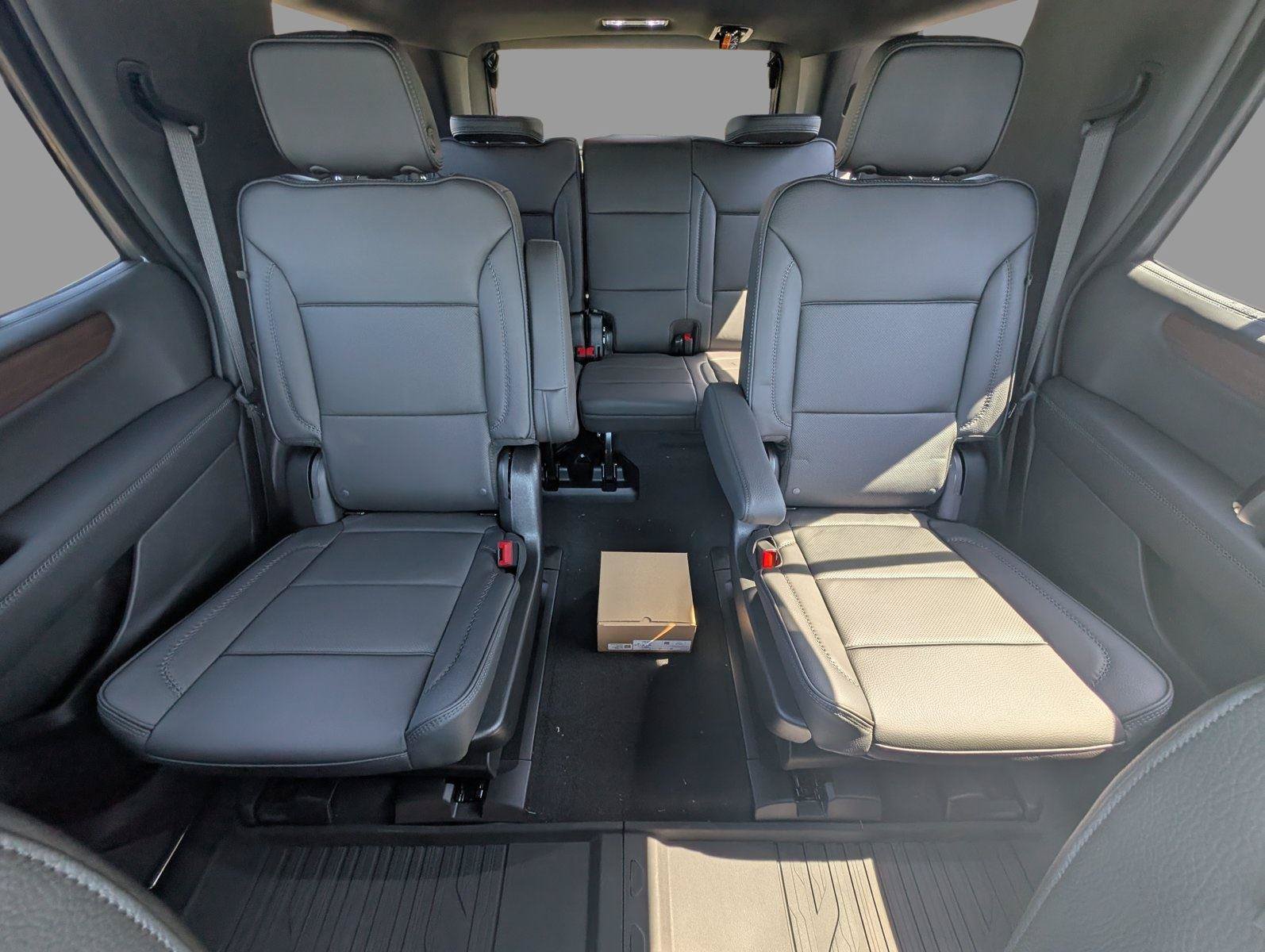 New 2026 GMC Yukon Denali w/ Denali Reserve Package AWD/4WD image 42