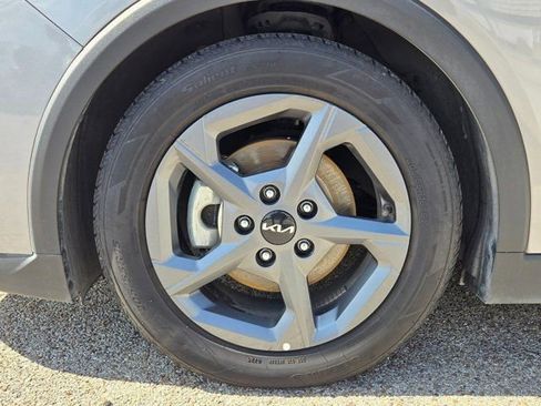 Used 2025 Kia K4 LXS image 32