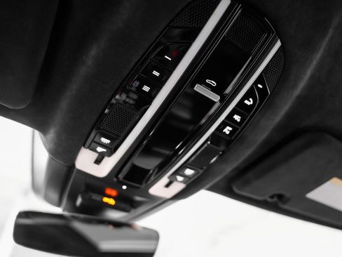 Used 2023 Porsche Cayenne GTS image 27