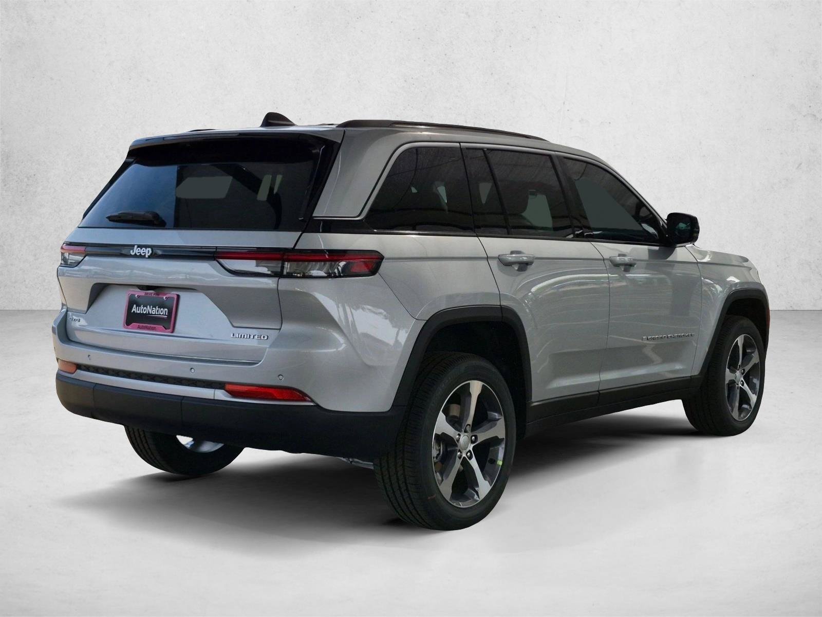 New 2026 Jeep Grand Cherokee Limited AWD/4WD image 2