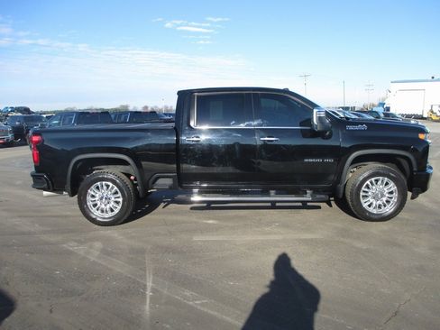 Used 2020 Chevrolet Silverado 3500 High Country w/ Z71 Off-Road Package image 3