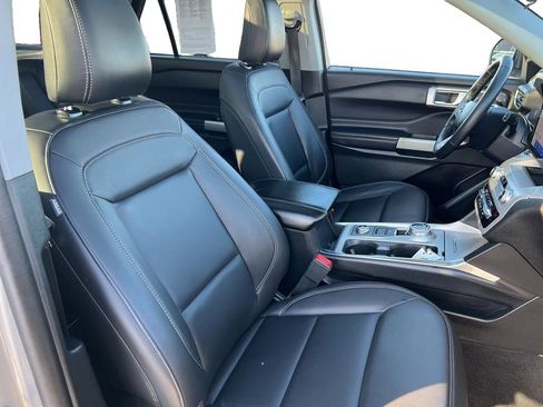 Used 2023 Ford Explorer XLT w/ Equipment Group 202A image 25