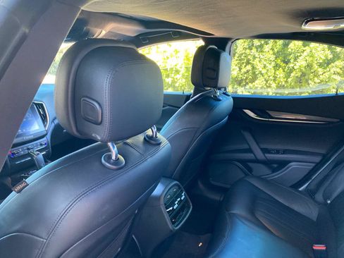 Used 2019 Maserati Ghibli RWD image 39
