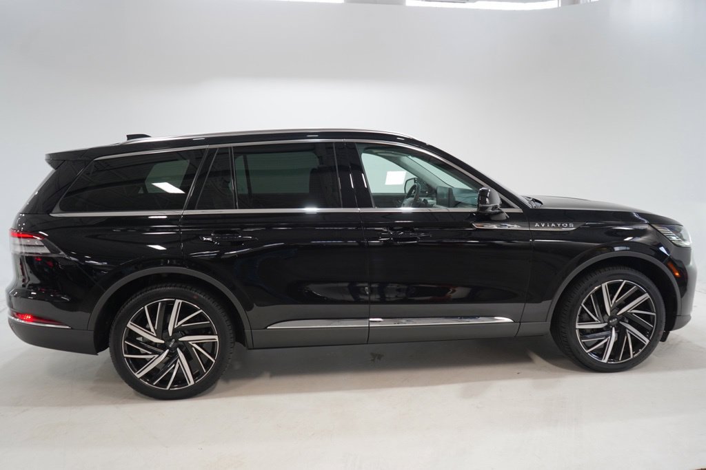 Used 2026 Lincoln Aviator Reserve AWD/4WD image 8