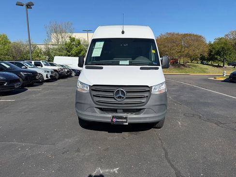 Used 2023 Mercedes-Benz Sprinter 2500 image 2