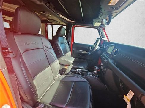 Used 2022 Jeep Wrangler Unlimited Sahara AWD/4WD image 18