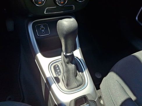 Used 2018 Jeep Compass Sport FWD image 11