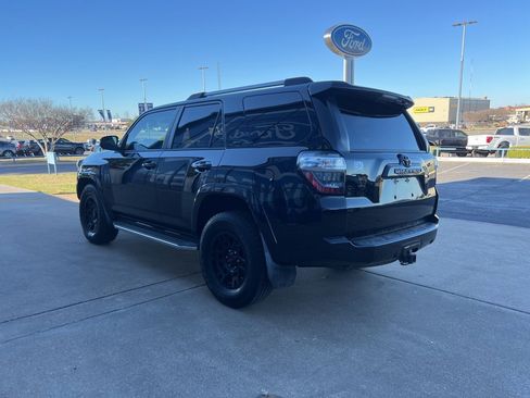 Used 2019 Toyota 4Runner SR5 Premium image 5