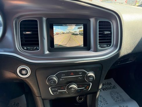 Used 2019 Dodge Charger SXT RWD image 13