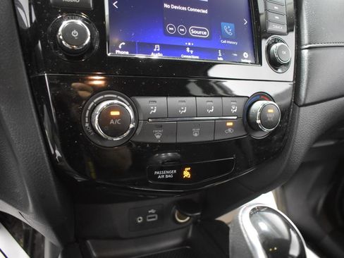 Used 2019 Nissan Rogue S w/ Special Edition Package AWD/4WD image 19