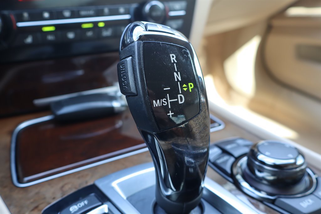 Used 2013 BMW 750i RWD image 35