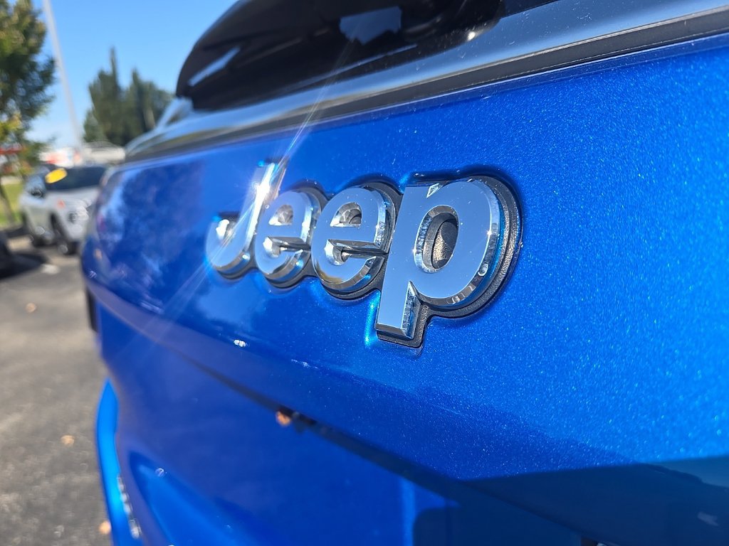 Used 2024 Jeep Compass Limited AWD/4WD image 13