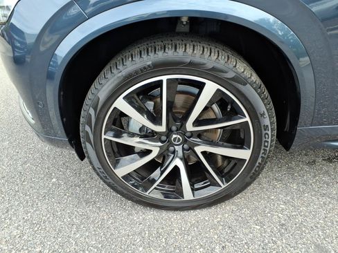 Certified 2025 Volvo XC90 B6 Plus w/ Protection Package Premier AWD/4WD image 11