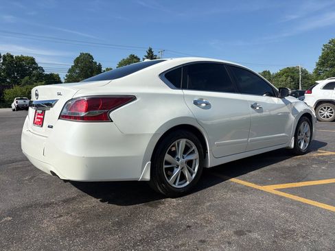Used 2014 Nissan Altima 2.5 SL w/ Technology Package FWD image 6