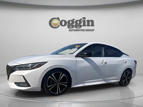 Used 2021 Nissan Sentra SR w/ SR Premium Package image 3