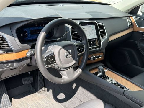 Used 2024 Volvo XC90 T8 Plus w/ Protection Package Premier AWD/4WD image 4