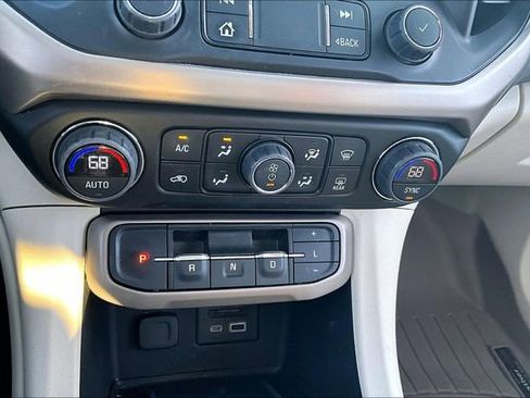 Used 2023 GMC Acadia Denali w/ Denali Ultimate Package image 32