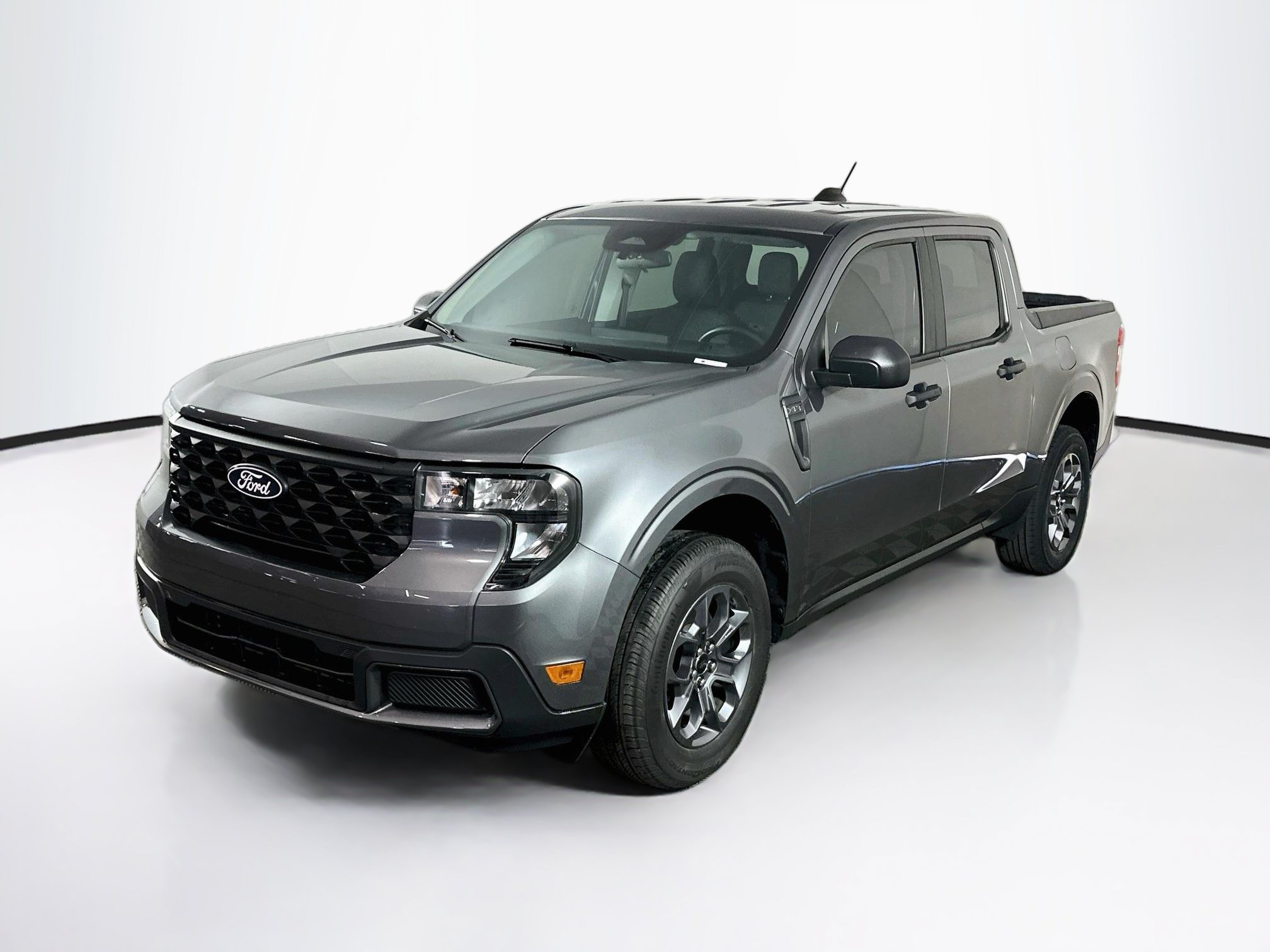 Used 2025 Ford Maverick XLT FWD image 3