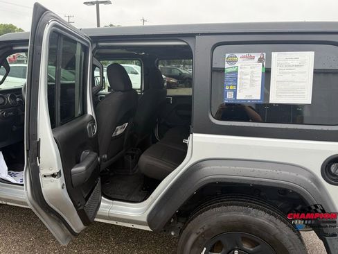 Used 2022 Jeep Wrangler Unlimited Sport image 20