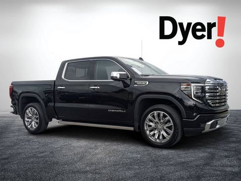 Used 2025 GMC Sierra 1500 Denali w/ Denali Reserve Package AWD/4WD image 1