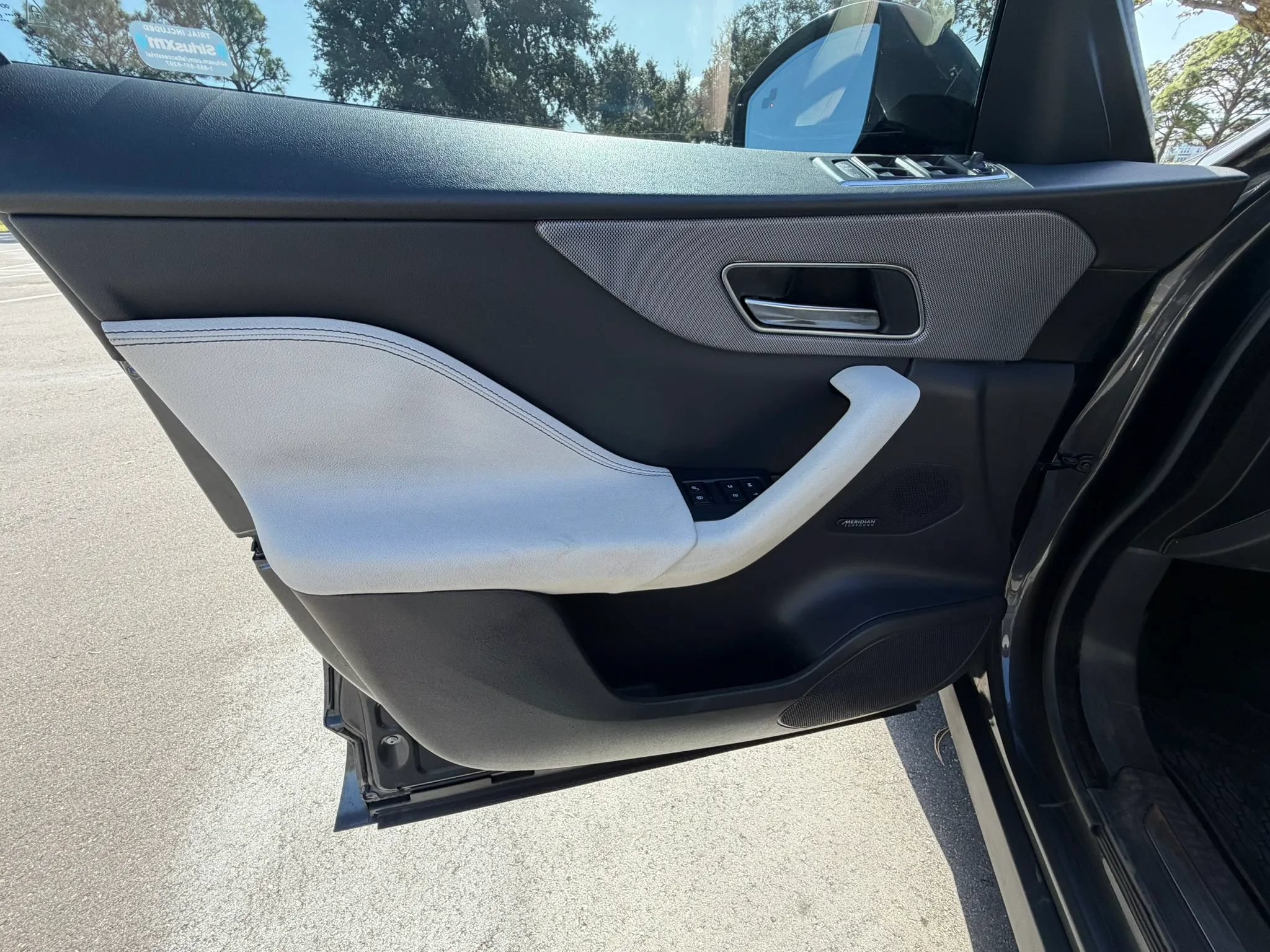Used 2018 Jaguar F-PACE S AWD/4WD image 36
