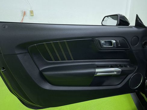 Used 2017 Ford Mustang GT Premium image 16