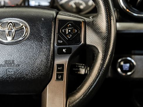 Used 2018 Toyota Tacoma TRD Sport w/ Technology Package image 16