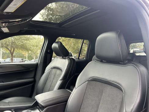 New 2025 Jeep Grand Cherokee Altitude image 15