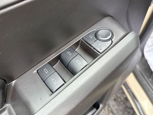 Used 2024 Chevrolet Colorado W/T RWD image 13