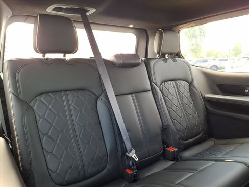 Used 2023 Jeep Grand Wagoneer Series III image 15