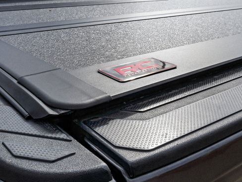 Used 2017 Toyota Tacoma TRD Off-Road w/ Premium & Technology Package image 16