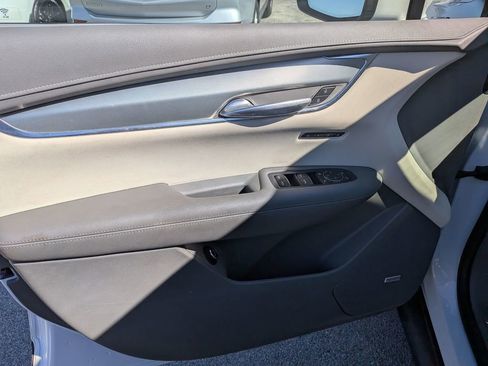 Certified 2022 Cadillac XT5 Premium Luxury image 11