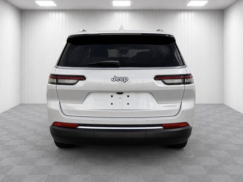 Used 2025 Jeep Grand Cherokee L Laredo RWD image 4