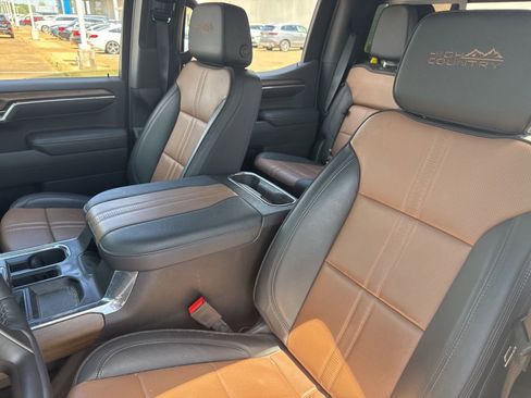 Used 2023 Chevrolet Silverado 1500 High Country w/ Technology Package AWD/4WD image 13