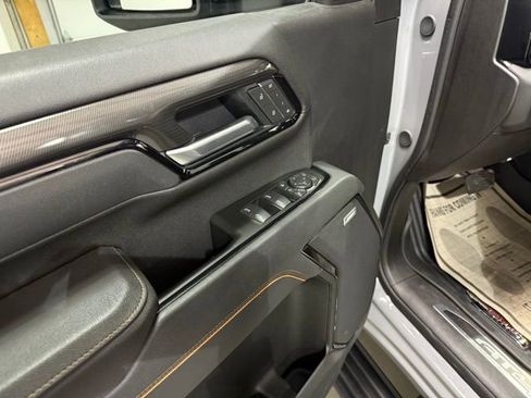 Certified 2025 GMC Sierra 2500 AT4 w/ AT4 Premium Plus Package image 9