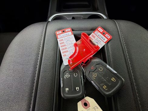 Used 2022 GMC Sierra 1500 Elevation image 32