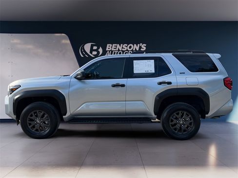 Used 2025 Toyota 4Runner SR5 image 2