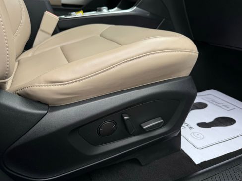 Used 2021 Ford Explorer XLT w/ Equipment Group 202A image 26