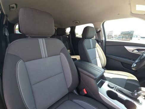 Used 2025 Chevrolet Blazer LT FWD image 18