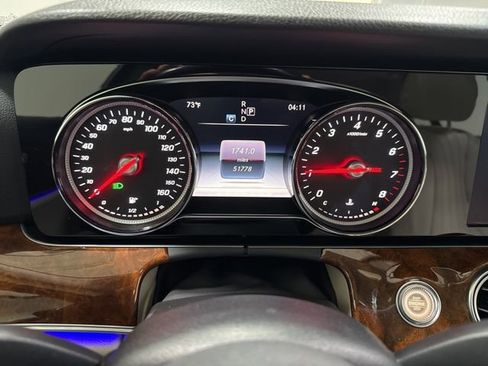 Used 2019 Mercedes-Benz E 300 4MATIC image 17